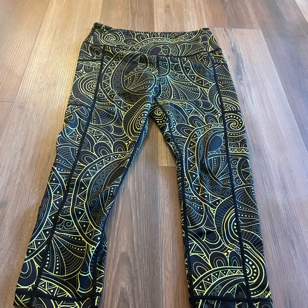 CVG neon zenergy Capri leggings